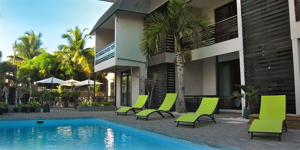 West Palm Inn Flic en Flac Bagian luar foto