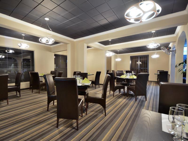West Palm Inn Flic en Flac Bagian luar foto
