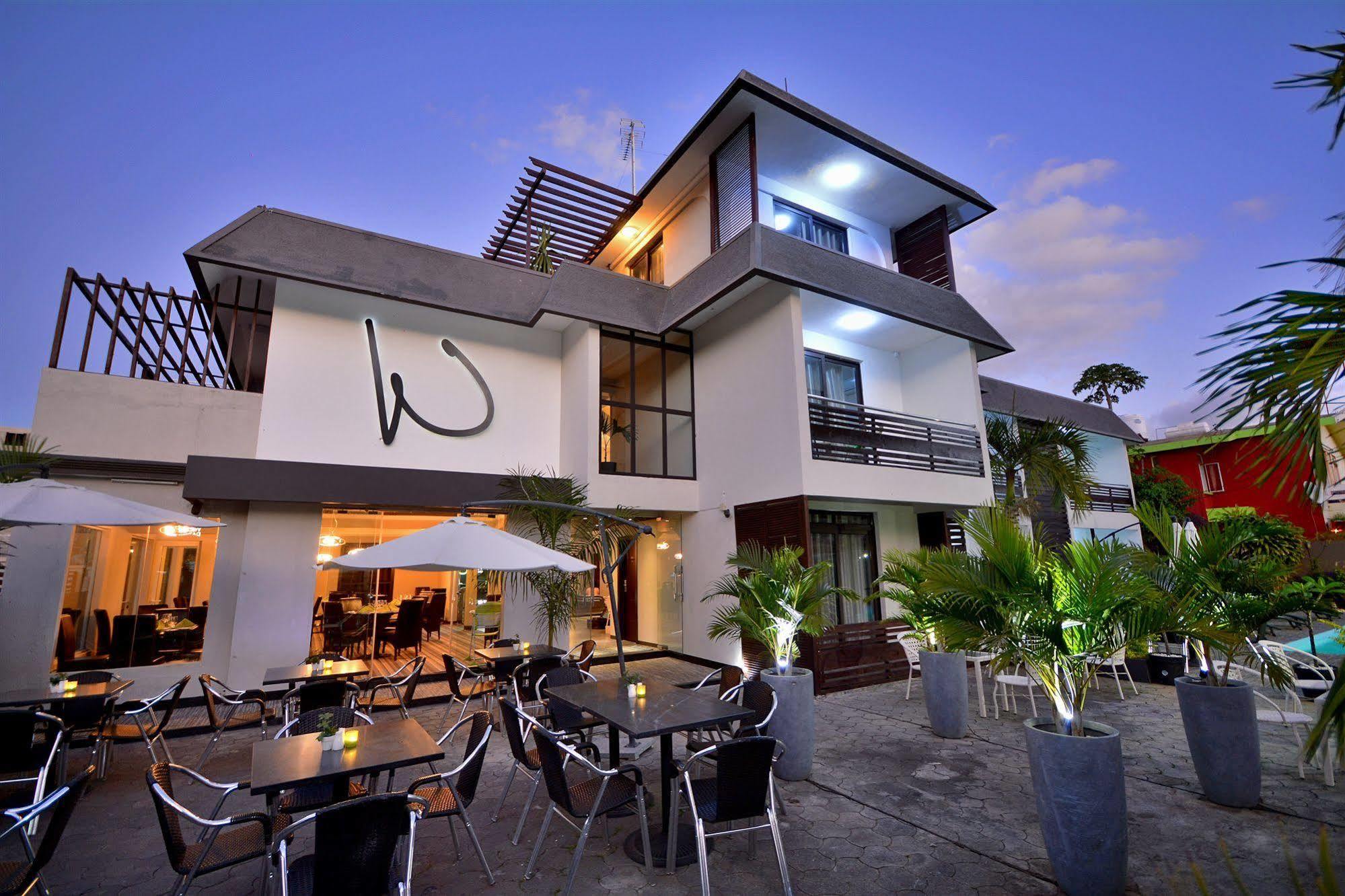 West Palm Inn Flic en Flac Bagian luar foto