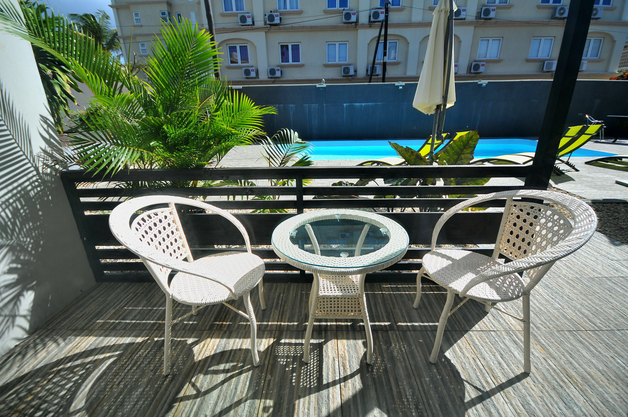West Palm Inn Flic en Flac Bagian luar foto